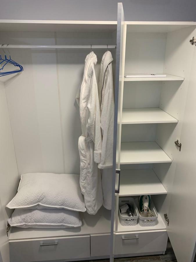 Garsoniera De La Mare Apartment Navodari Bagian luar foto